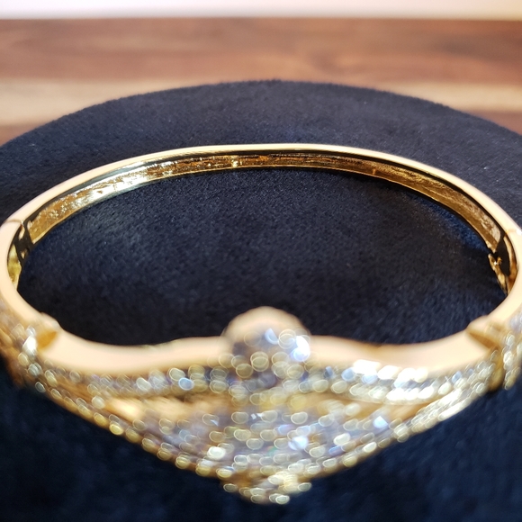 18K Gold Plated Bangle Bracelet - Picture 9 of 12